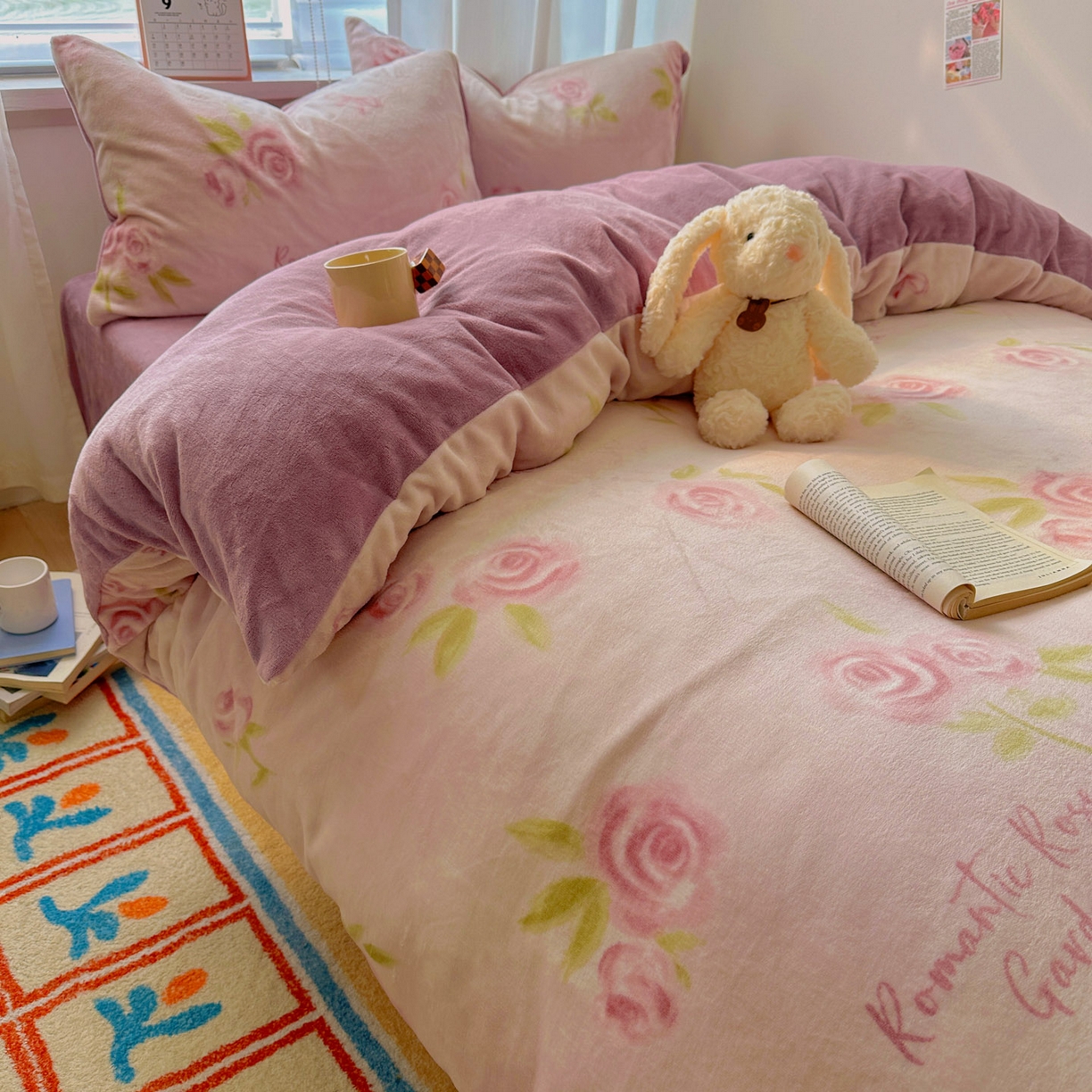 91家纺网 家纺一手货源 找家纺 繁花家居 2025新款200克牛奶绒小清新卡通复古风三件套四件套 千寻花语