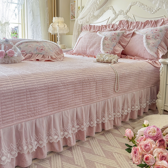 91家纺网 家纺一手货源 找家纺 宜凡家纺 2025新款婴儿绒压花撞色双拼夹棉床盖四件套 床盖款-汐月