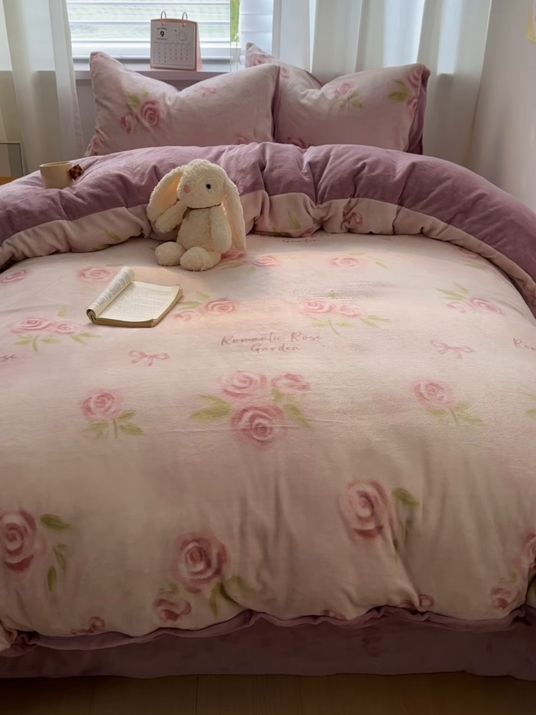 91家纺网 家纺一手货源 找家纺 繁花家居 2025新款200克牛奶绒小清新卡通复古风三件套四件套 千寻花语