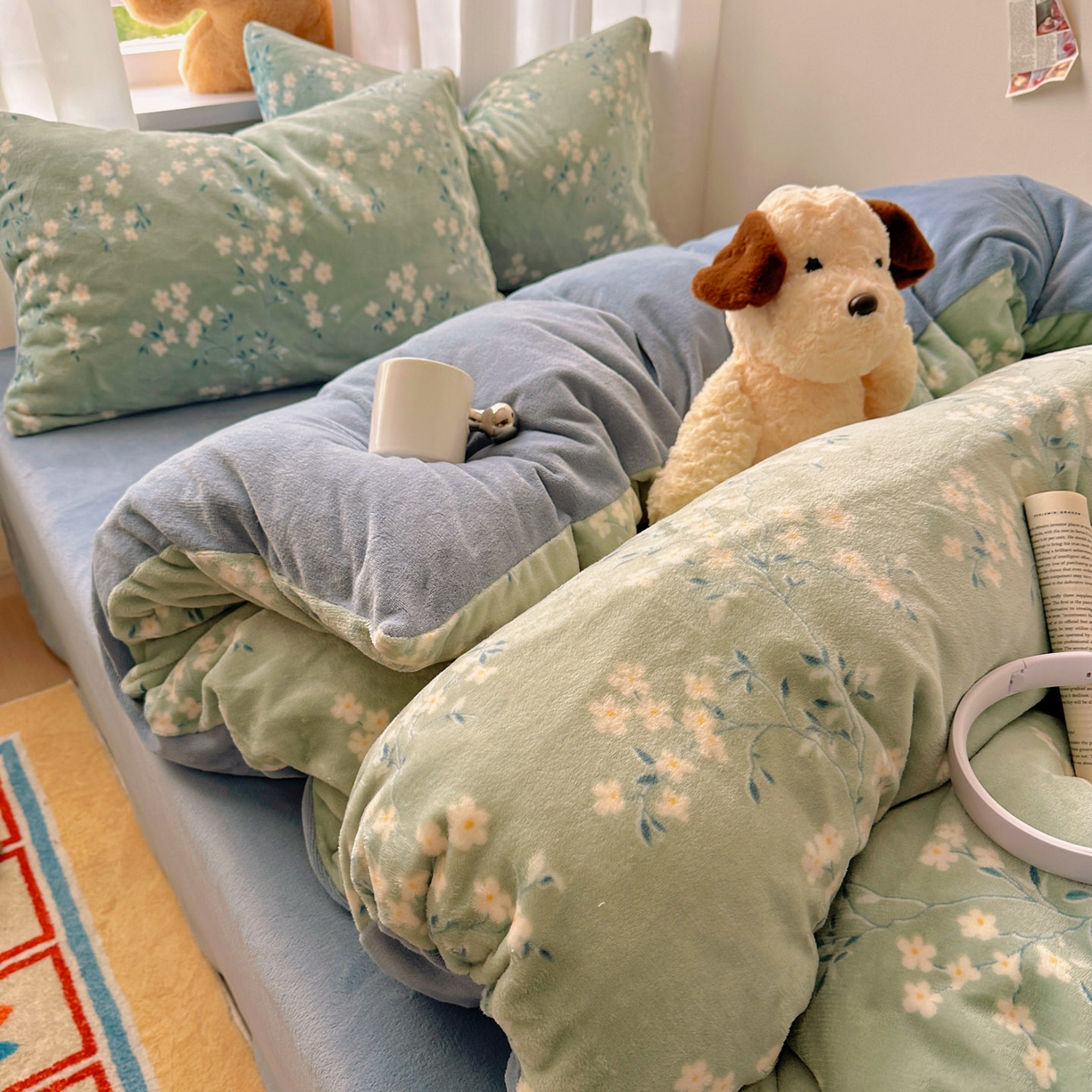 91家纺网 家纺一手货源 找家纺 繁花家居 2025新款200克牛奶绒小清新卡通复古风三件套四件套 若影华梦