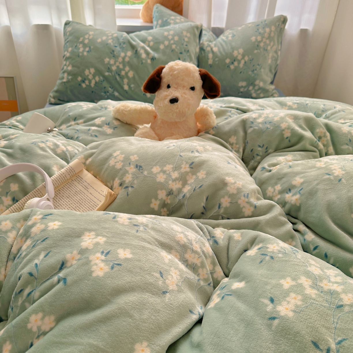 91家纺网 家纺一手货源 找家纺 繁花家居 2025新款200克牛奶绒小清新卡通复古风三件套四件套 若影华梦