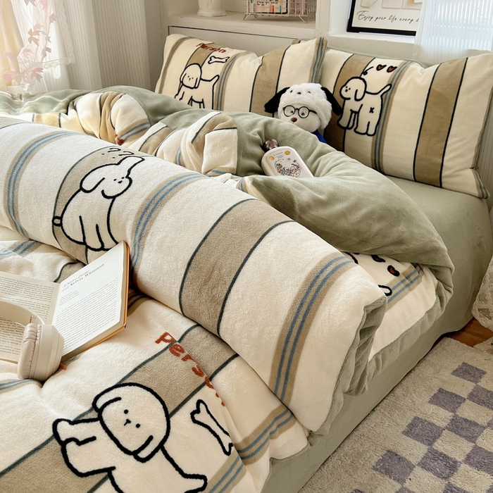 91家纺网 家纺一手货源 找家纺 繁花家居 2025新款200克牛奶绒小清新卡通复古风三件套四件套 线条小白狗