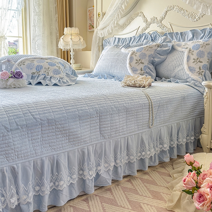 91家纺网 家纺一手货源 找家纺 宜凡家纺 2025新款婴儿绒压花撞色双拼夹棉床盖四件套 床盖款-予花