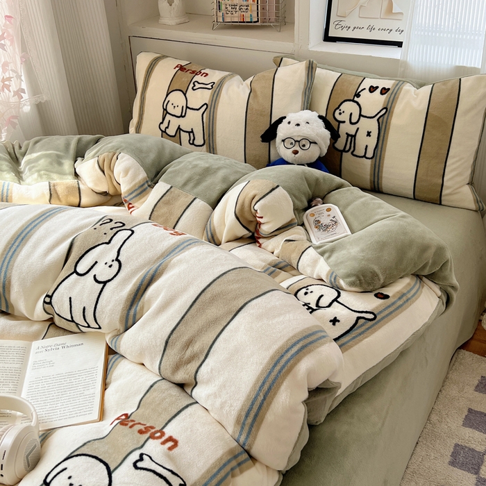 91家纺网 家纺一手货源 找家纺 繁花家居 2025新款200克牛奶绒小清新卡通复古风三件套四件套 线条小白狗