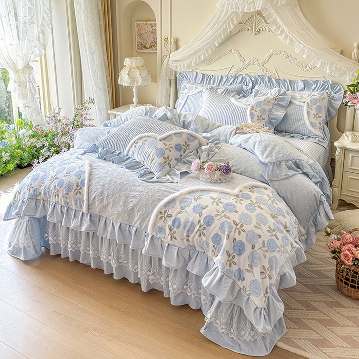 91家纺网 家纺一手货源 找家纺 宜凡家纺 2025新款婴儿绒压花撞色双拼夹棉床盖四件套 床盖款-予花