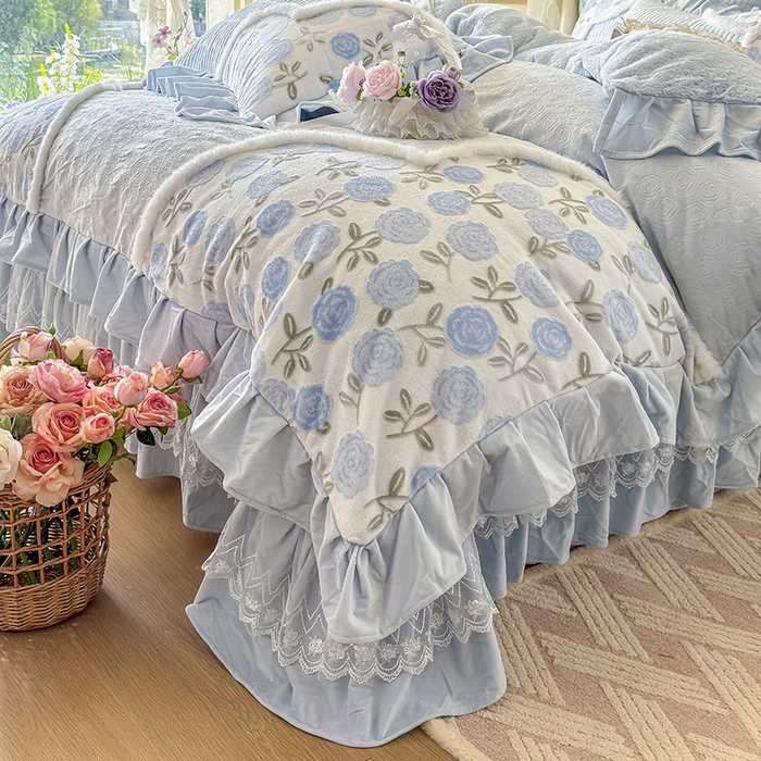 91家纺网 家纺一手货源 找家纺 宜凡家纺 2025新款婴儿绒压花撞色双拼夹棉床盖四件套 床盖款-予花