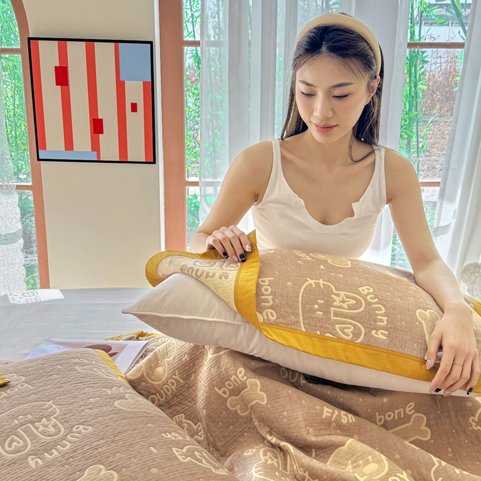 91家纺网 家纺一手货源 找家纺 棠薇家纺 2025新款简约包边款枕巾纯棉枕巾夹绵枕巾透气吸汗 点点萌宠枕巾