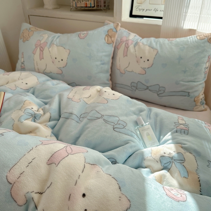 91家纺网 家纺一手货源 找家纺 繁花家居 2025新款200克牛奶绒小清新卡通复古风三件套四件套 小猫奶油