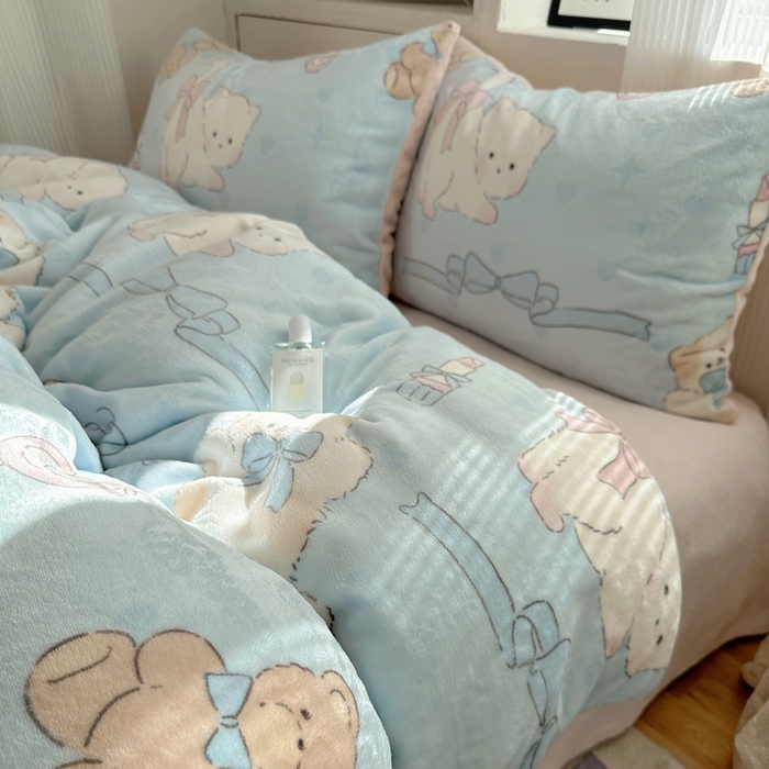 91家纺网 家纺一手货源 找家纺 繁花家居 2025新款200克牛奶绒小清新卡通复古风三件套四件套 小猫奶油