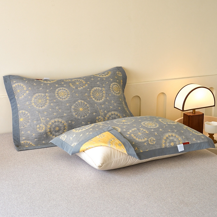 91家纺网 家纺一手货源 找家纺 棠薇家纺 2025新款简约包边款枕巾纯棉枕巾夹绵枕巾透气吸汗 朵朵蒲英黄枕巾