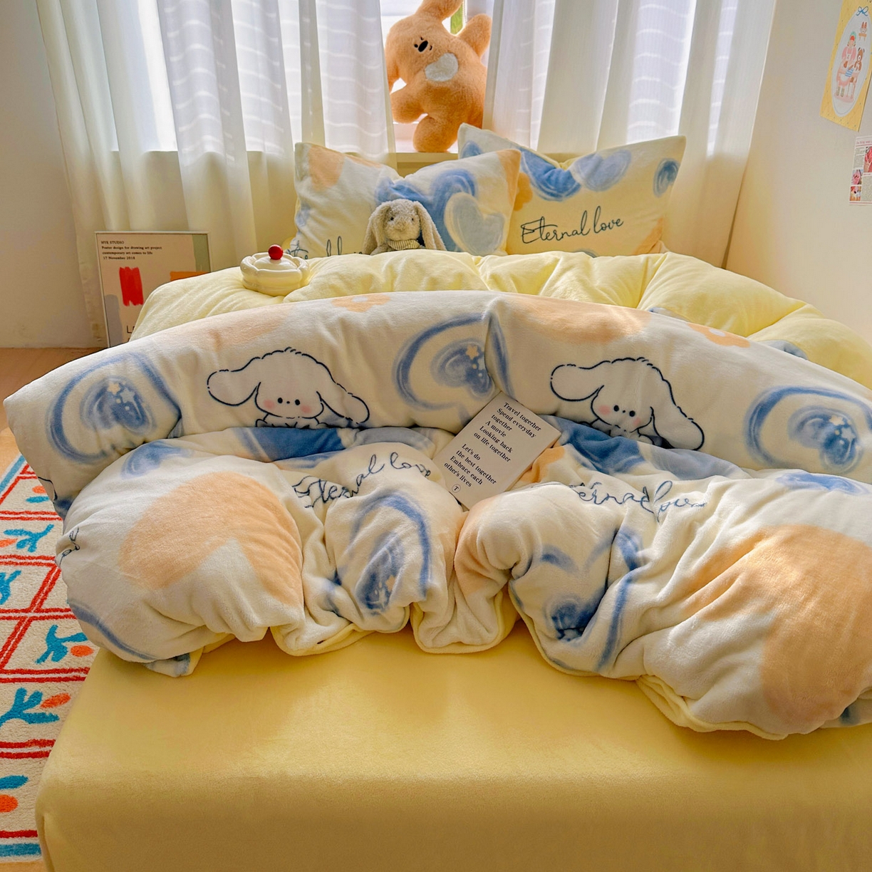 91家纺网 家纺一手货源 找家纺 繁花家居 2025新款200克牛奶绒小清新卡通复古风三件套四件套 长耳朵狗