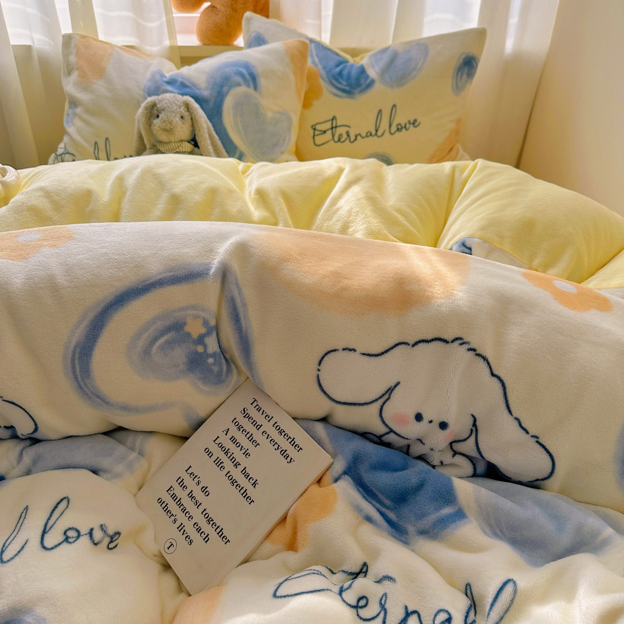 91家纺网 家纺一手货源 找家纺 繁花家居 2025新款200克牛奶绒小清新卡通复古风三件套四件套 长耳朵狗