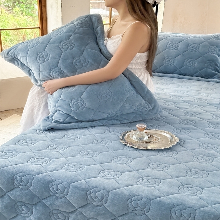 91家纺网 家纺一手货源 找家纺 （总）7V 2025新款牛奶绒床盖