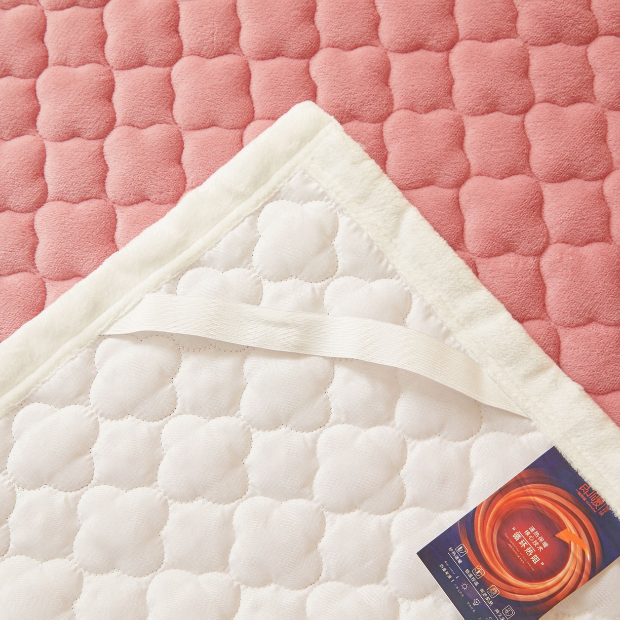 91家纺网 家纺一手货源 找家纺 初心家纺 2025新款高克重牛奶绒印花夹棉床垫 豆沙粉