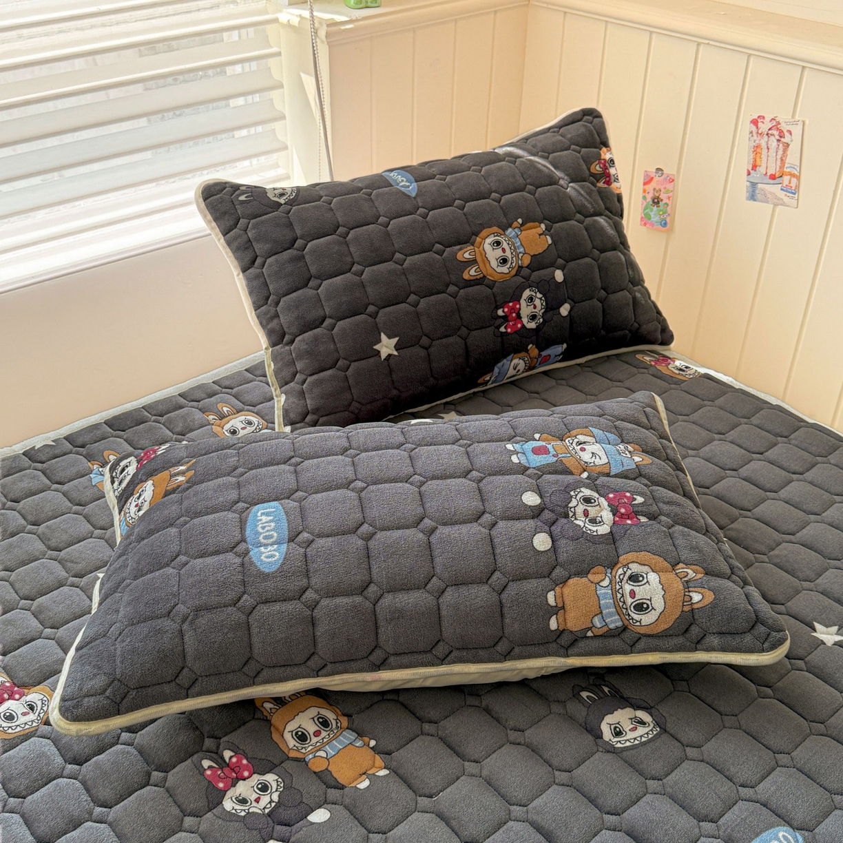 91家纺网 家纺一手货源 找家纺 初心家纺 2025新款高克重牛奶绒印花夹棉床垫 LA布布