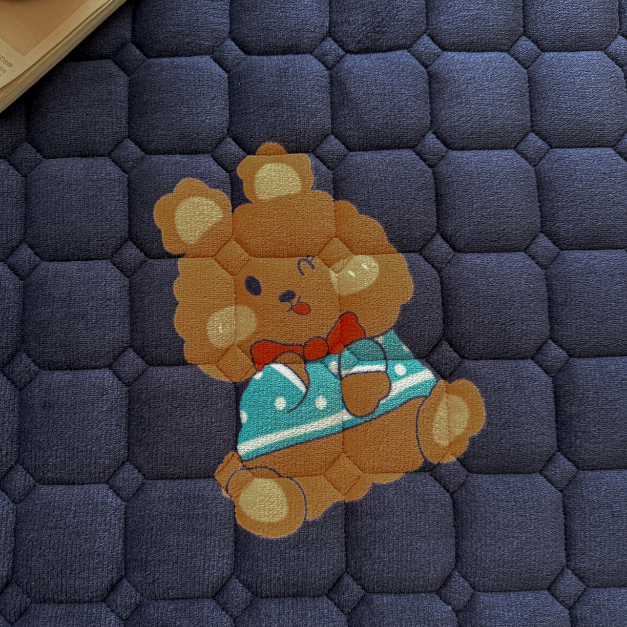 91家纺网 家纺一手货源 找家纺 初心家纺 2025新款高克重牛奶绒印花夹棉床垫 HAPPY狗