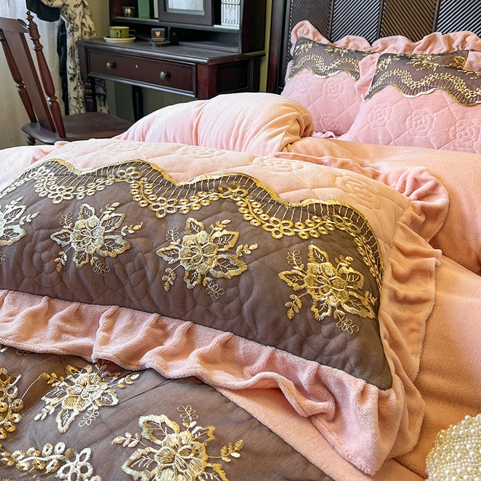 91家纺网 家纺一手货源 找家纺 （总）网红馆（ck家纺） 2025新款高克重牛奶绒床裙四件套-卡妮娜系列