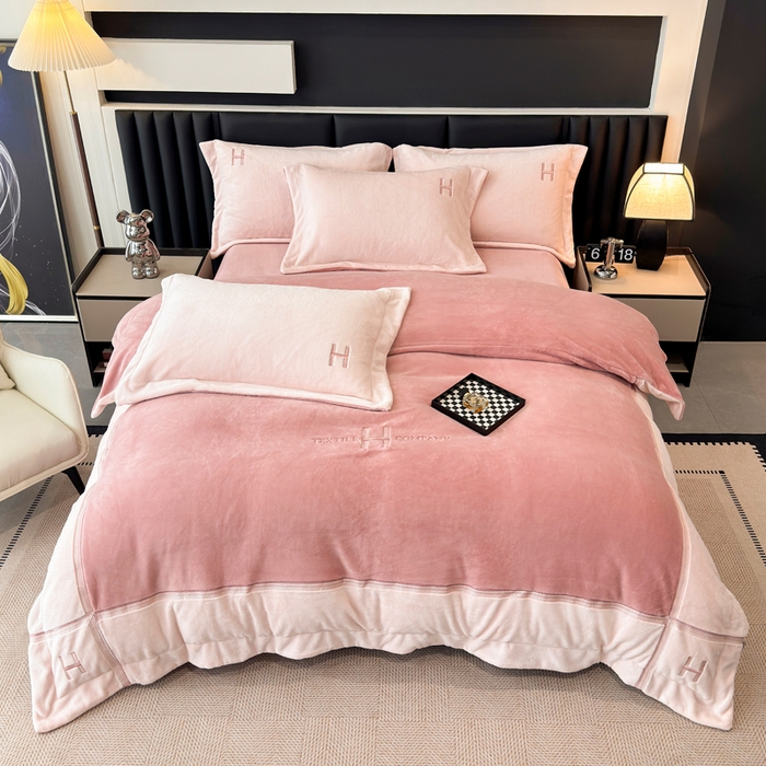 （总）梦精灵家纺 2025新款高端贵妃绒加厚全消光牛奶绒四件套12斤刺绣拼接工艺（华尔兹场景1）