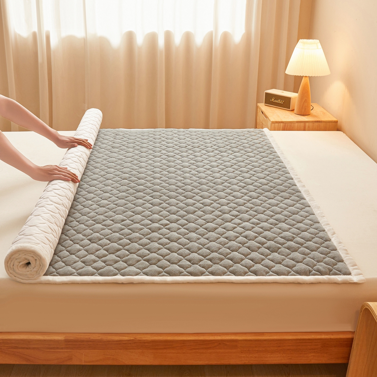 91家纺网 家纺一手货源 找家纺 （总）初心家纺 2025新款高克重牛奶绒印花夹棉床垫