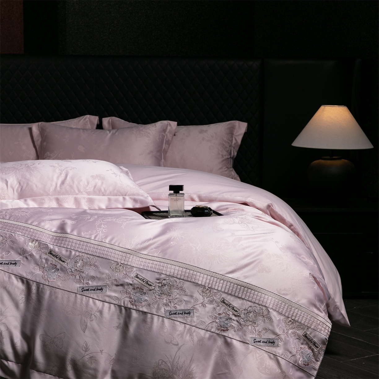 91家纺网 家纺一手货源 找家纺 （总）鑫豪 2025新款高精密轻奢色织提花四件套罗薇玫瑰系列