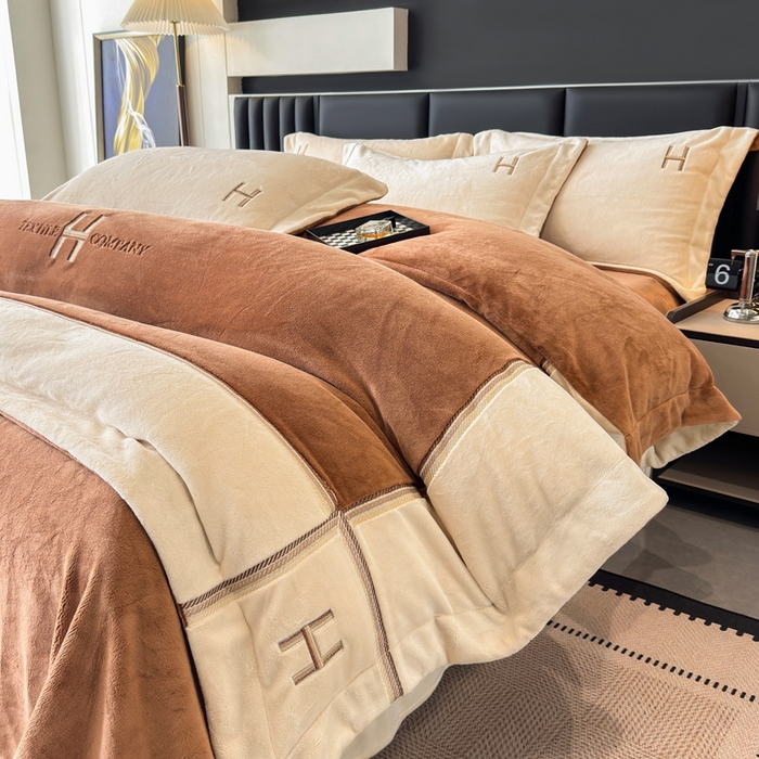 91家纺网 家纺一手货源 找家纺 梦精灵家纺 2025新款高端贵妃绒加厚全消光牛奶绒四件套12斤刺绣拼接工艺（华尔兹场景1） 华尔兹-桔