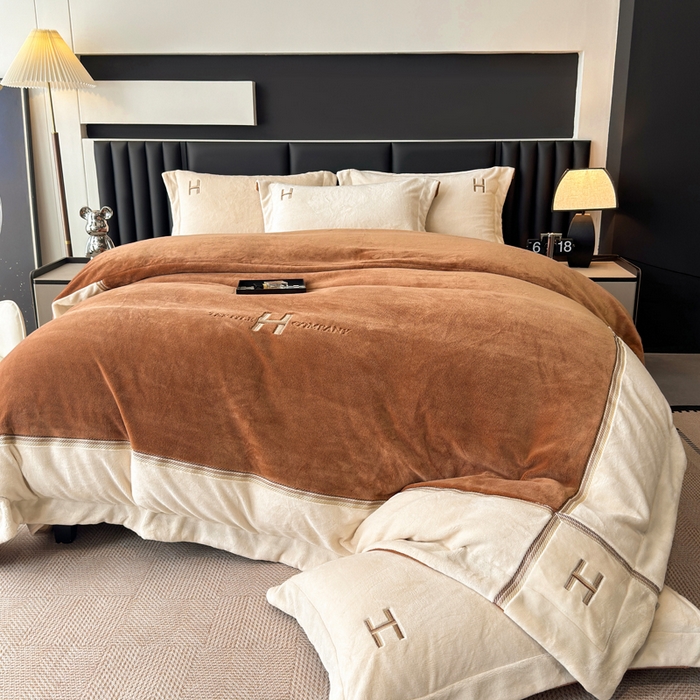 91家纺网 家纺一手货源 找家纺 梦精灵家纺 2025新款高端贵妃绒加厚全消光牛奶绒四件套12斤刺绣拼接工艺（华尔兹场景1） 华尔兹-桔