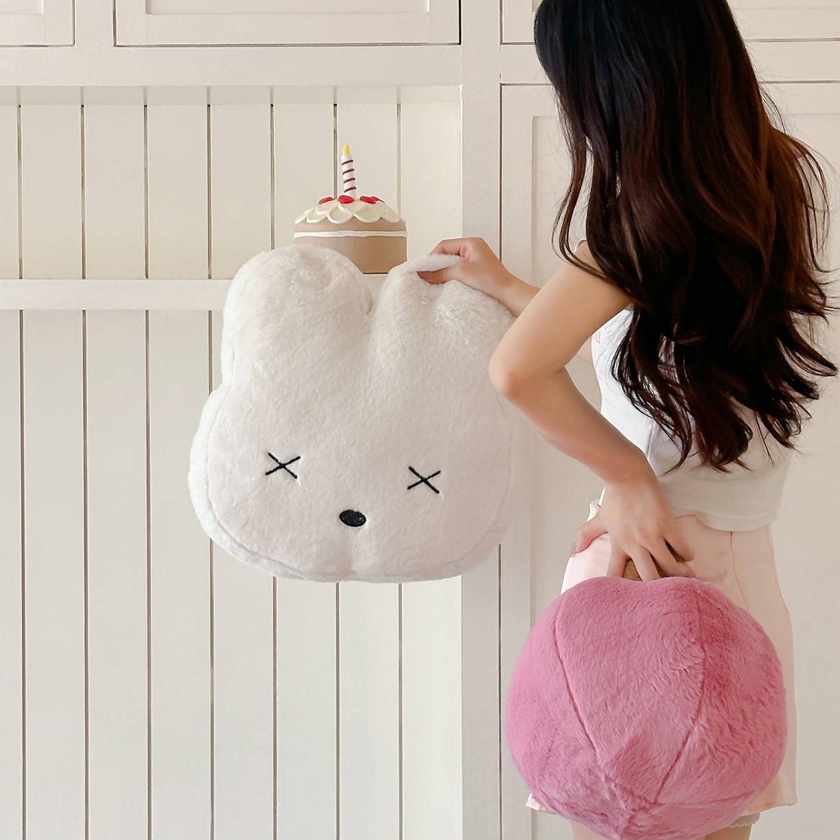 91家纺网 家纺一手货源 找家纺 桔子家纺 2025新款兔兔绒happy系列抱枕 小樱抱枕