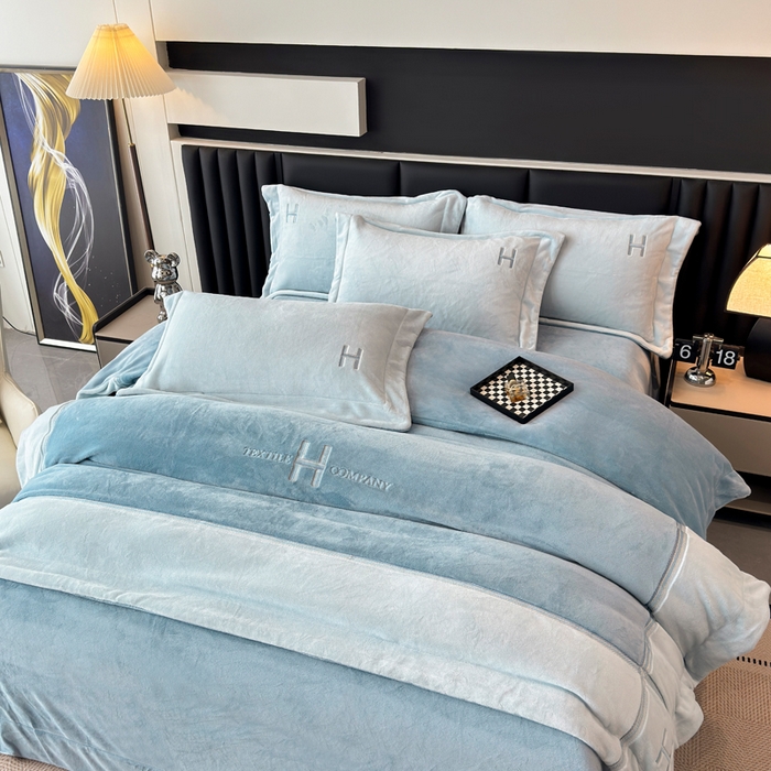 91家纺网 家纺一手货源 找家纺 梦精灵家纺 2025新款高端贵妃绒加厚全消光牛奶绒四件套12斤刺绣拼接工艺（华尔兹场景1） 华尔兹-兰