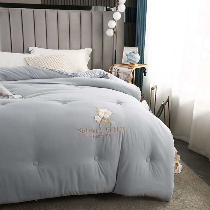 91家纺网 家纺一手货源 找家纺 小牛席业 2025新款棉花朵朵保暖被 春秋被冬被被子被芯 棉花朵朵-保暖被系列(灰色)