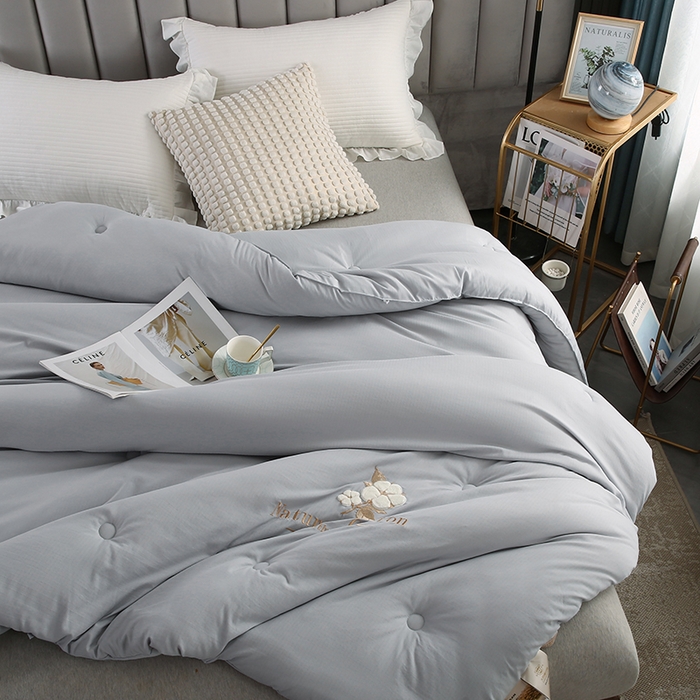 91家纺网 家纺一手货源 找家纺 小牛席业 2025新款棉花朵朵保暖被 春秋被冬被被子被芯 棉花朵朵-保暖被系列(灰色)