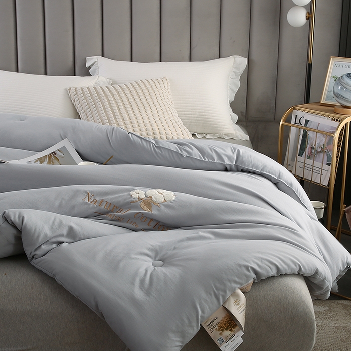 91家纺网 家纺一手货源 找家纺 小牛席业 2025新款棉花朵朵保暖被 春秋被冬被被子被芯 棉花朵朵-保暖被系列(灰色)