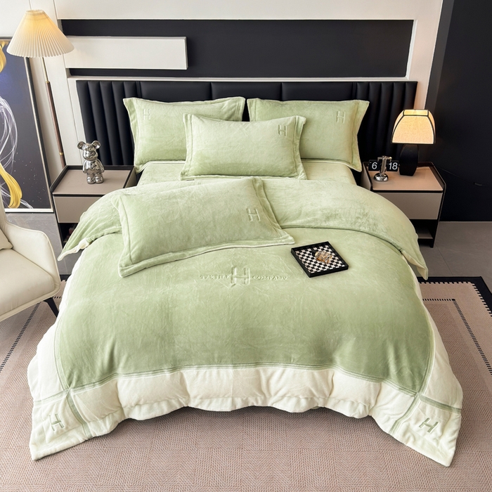 91家纺网 家纺一手货源 找家纺 梦精灵家纺 2025新款高端贵妃绒加厚全消光牛奶绒四件套12斤刺绣拼接工艺（华尔兹场景1） 华尔兹-绿
