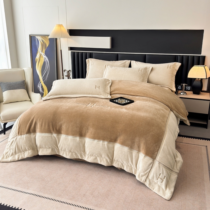 91家纺网 家纺一手货源 找家纺 梦精灵家纺 2025新款高端贵妃绒加厚全消光牛奶绒四件套12斤刺绣拼接工艺（华尔兹场景1） 华尔兹-驼