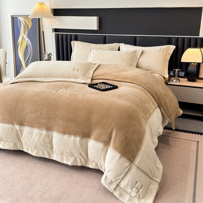 91家纺网 家纺一手货源 找家纺 梦精灵家纺 2025新款高端贵妃绒加厚全消光牛奶绒四件套12斤刺绣拼接工艺（华尔兹场景1） 华尔兹-驼