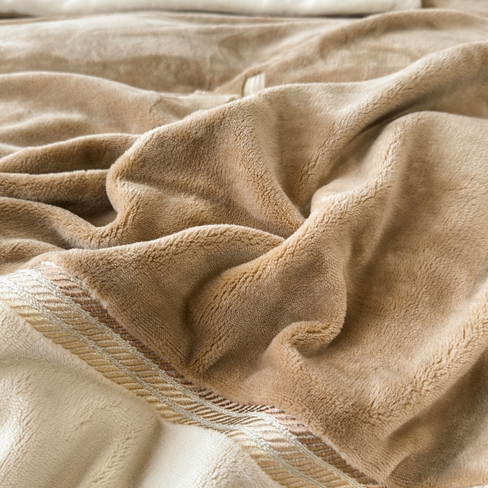 91家纺网 家纺一手货源 找家纺 梦精灵家纺 2025新款高端贵妃绒加厚全消光牛奶绒四件套12斤刺绣拼接工艺（华尔兹场景1） 华尔兹-驼