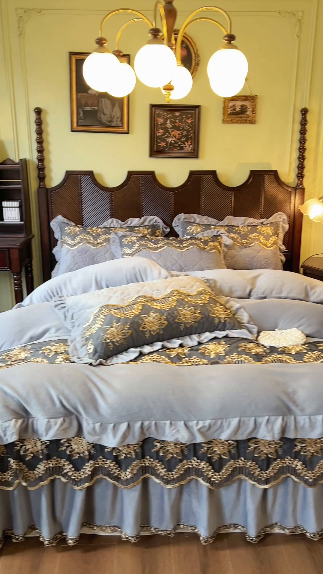 91家纺网 家纺一手货源 找家纺 网红馆（ck家纺） 2025新款高克重牛奶绒床裙四件套-卡妮娜系列 卡妮娜-灰色