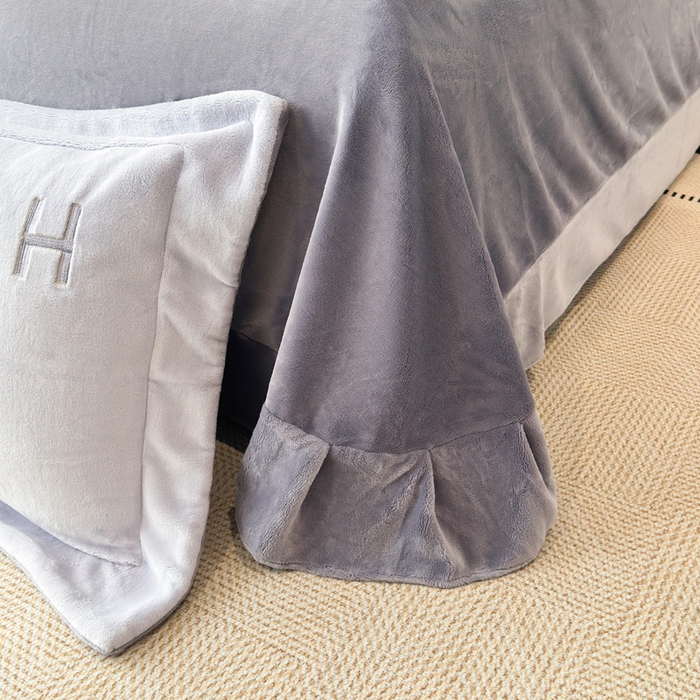 91家纺网 家纺一手货源 找家纺 梦精灵家纺 2025新款高端贵妃绒加厚全消光牛奶绒四件套12斤刺绣拼接工艺（华尔兹场景1） 华尔兹-紫