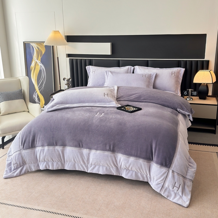 91家纺网 家纺一手货源 找家纺 梦精灵家纺 2025新款高端贵妃绒加厚全消光牛奶绒四件套12斤刺绣拼接工艺（华尔兹场景1） 华尔兹-紫