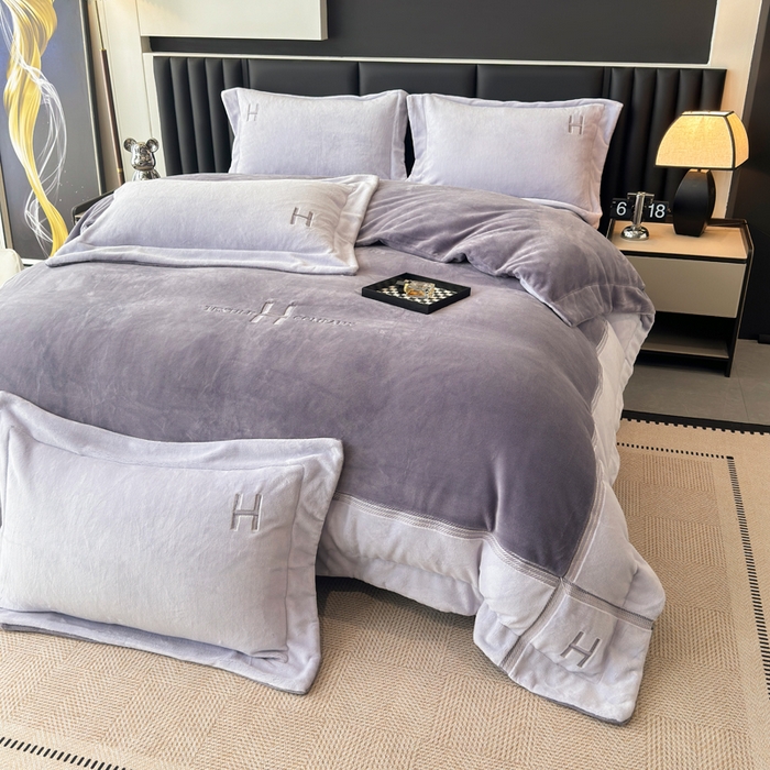 91家纺网 家纺一手货源 找家纺 梦精灵家纺 2025新款高端贵妃绒加厚全消光牛奶绒四件套12斤刺绣拼接工艺（华尔兹场景1） 华尔兹-紫