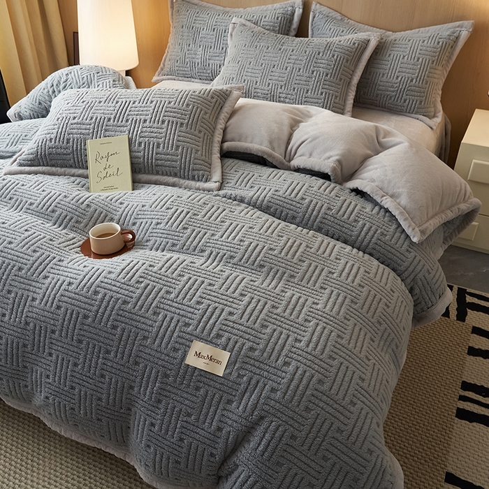 91家纺网 家纺一手货源 找家纺 晨曦家纺 2025新款230克加厚保暖塔芙绒牛奶绒四件套法兰绒 简爱-典雅灰