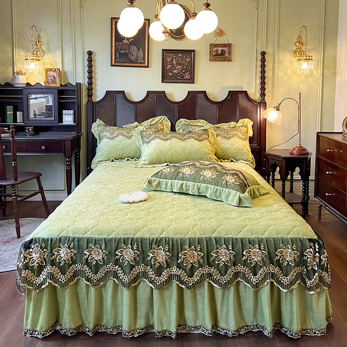 91家纺网 家纺一手货源 找家纺 网红馆（ck家纺） 2025新款高克重牛奶绒床裙四件套-卡妮娜系列 卡妮娜-绿色