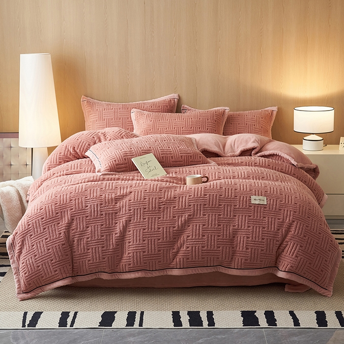 91家纺网 家纺一手货源 找家纺 晨曦家纺 2025新款230克加厚保暖塔芙绒牛奶绒四件套法兰绒 简爱-豆沙