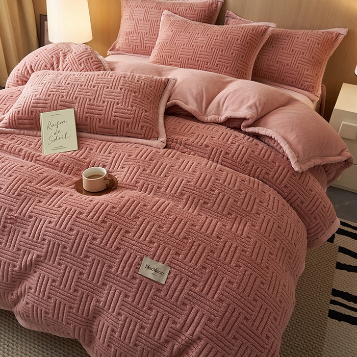 91家纺网 家纺一手货源 找家纺 晨曦家纺 2025新款230克加厚保暖塔芙绒牛奶绒四件套法兰绒 简爱-豆沙