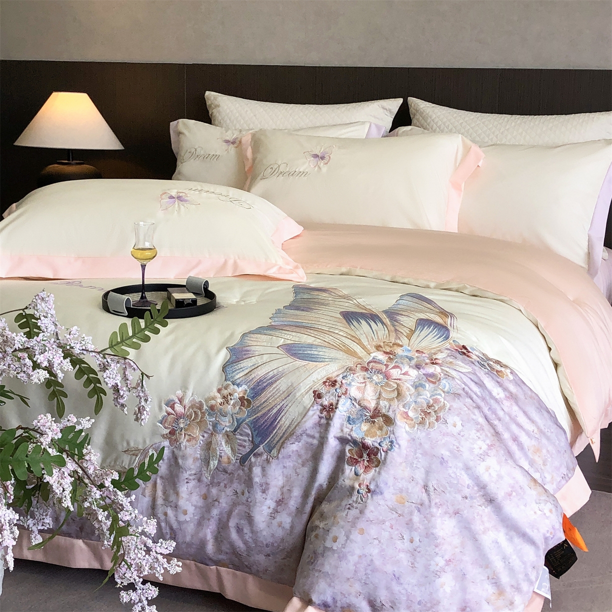 91家纺网 家纺一手货源 找家纺 （总）鑫豪 2025新款磨毛轻奢刺绣整张羽丝棉秘境蝴蝶系列