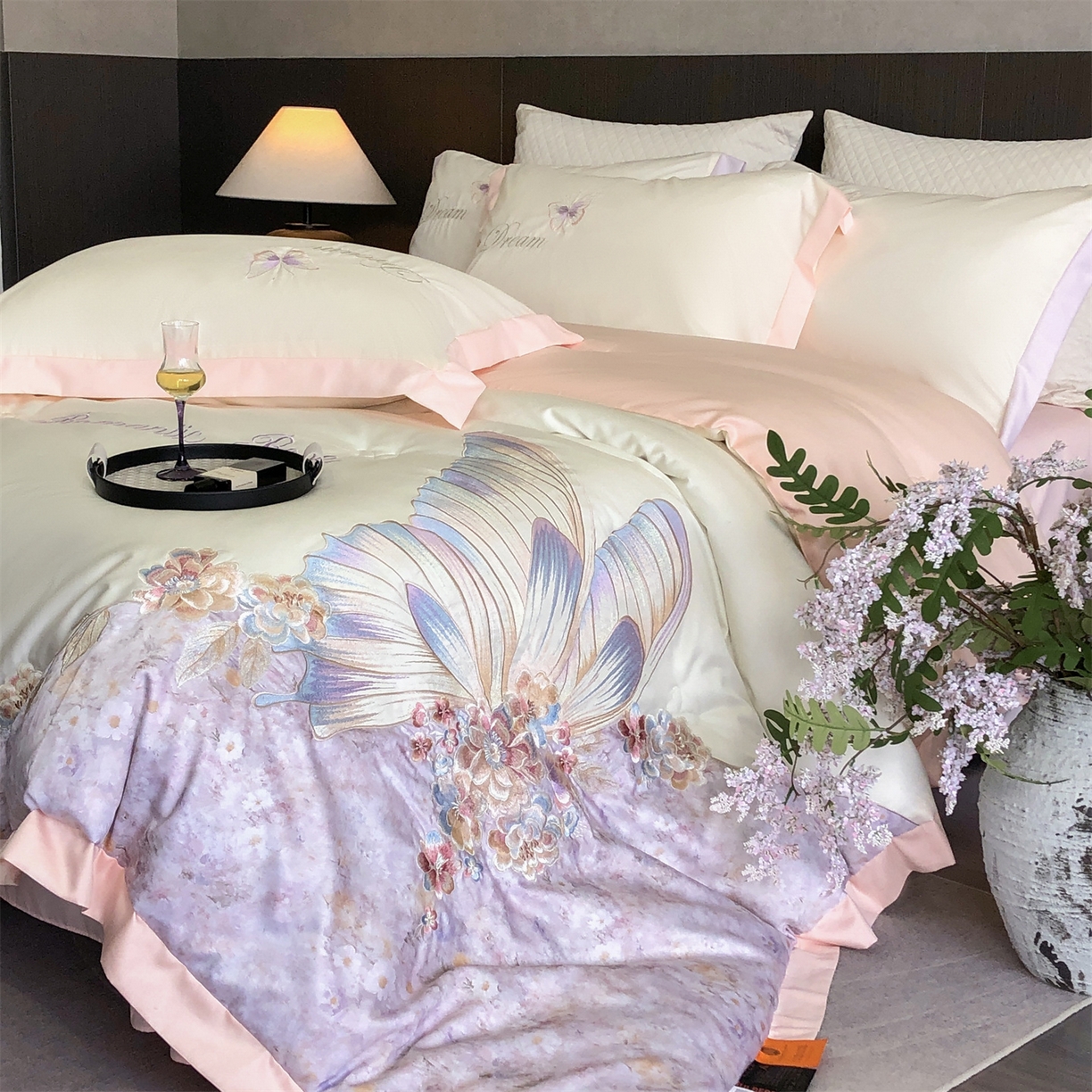 91家纺网 家纺一手货源 找家纺 （总）鑫豪 2025新款磨毛轻奢刺绣整张羽丝棉秘境蝴蝶系列