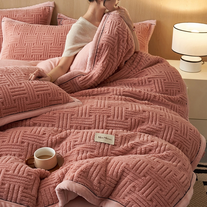 91家纺网 家纺一手货源 找家纺 晨曦家纺 2025新款230克加厚保暖塔芙绒牛奶绒四件套法兰绒 简爱-豆沙