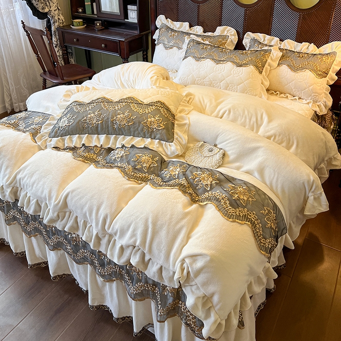 91家纺网 家纺一手货源 找家纺 网红馆（ck家纺） 2025新款高克重牛奶绒床裙四件套-卡妮娜系列 卡妮娜-米色