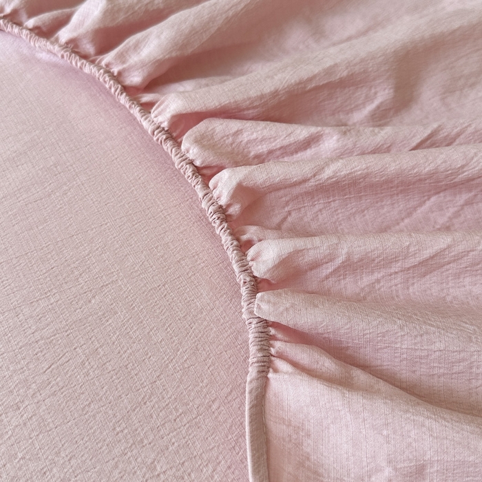 91家纺网 家纺一手货源 找家纺 花伞家居 2025新款A类高克重云感木棉双层纱单床笠（提供买家秀） 粉豆沙