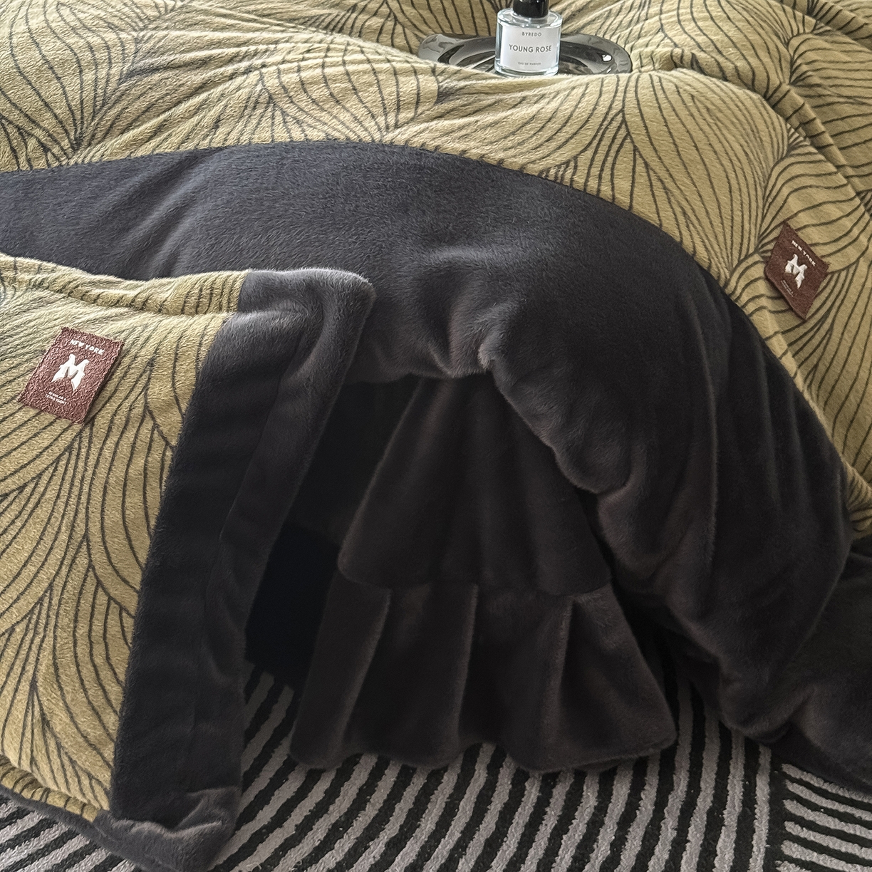 91家纺网 家纺一手货源 找家纺 典曼家纺 2025新款轻奢拼角欧貂绒系列四件套 简欧-绿