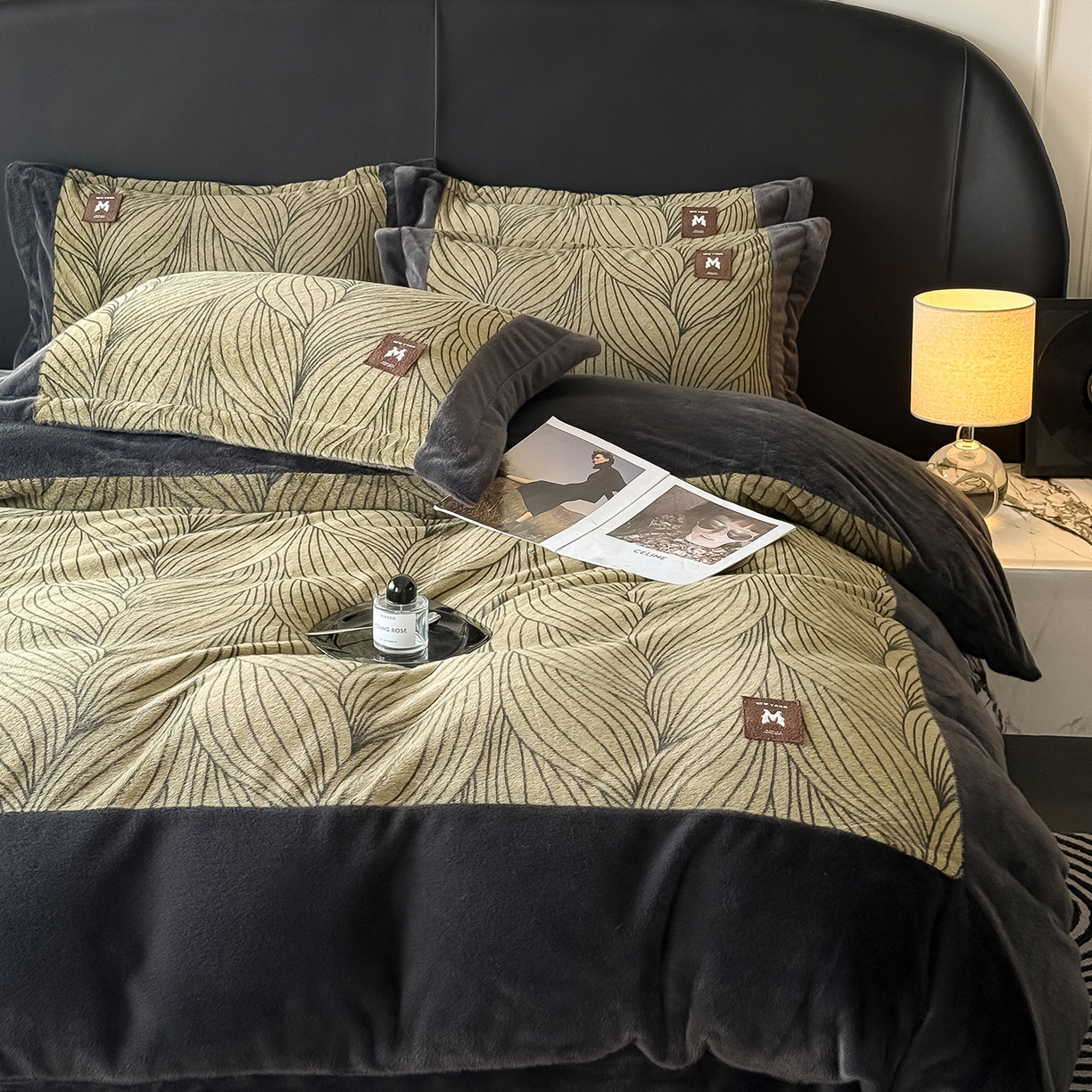 91家纺网 家纺一手货源 找家纺 典曼家纺 2025新款轻奢拼角欧貂绒系列四件套 简欧-绿